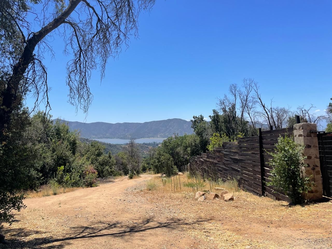 Vista a la Laguna de Aculeo desde Parque Cantillana